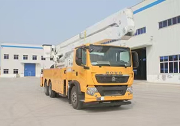 高空作业车